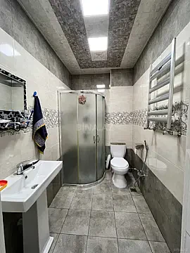 Satılır 2 otaqlı mənzil 74 m²
