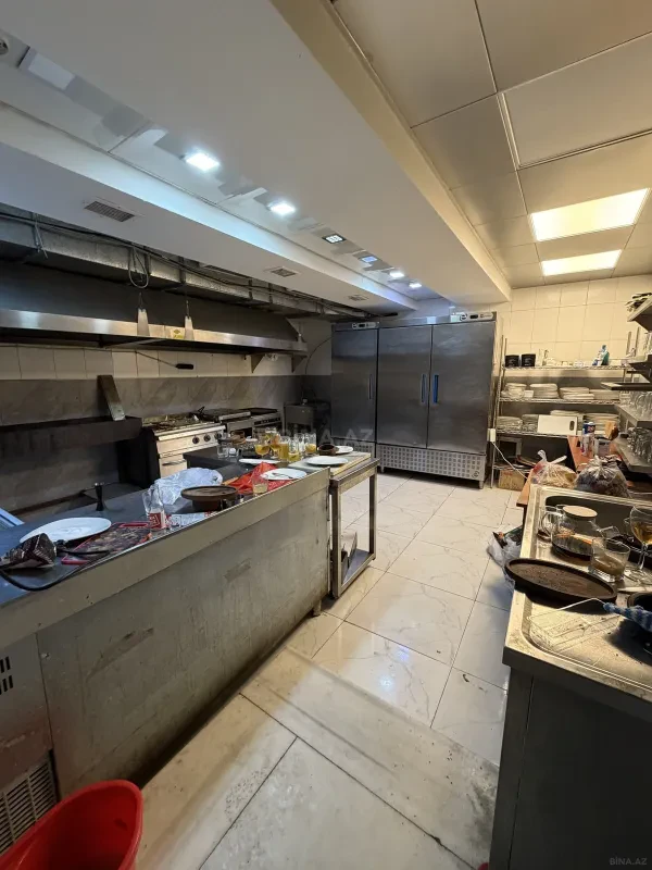 Satılır obyekt 330 m²