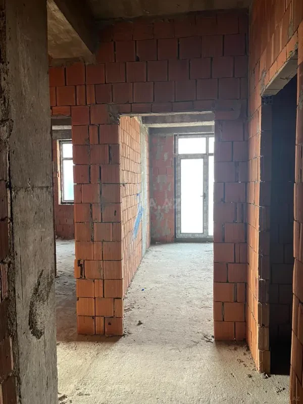 Satılır 3 otaqlı mənzil 127 m²