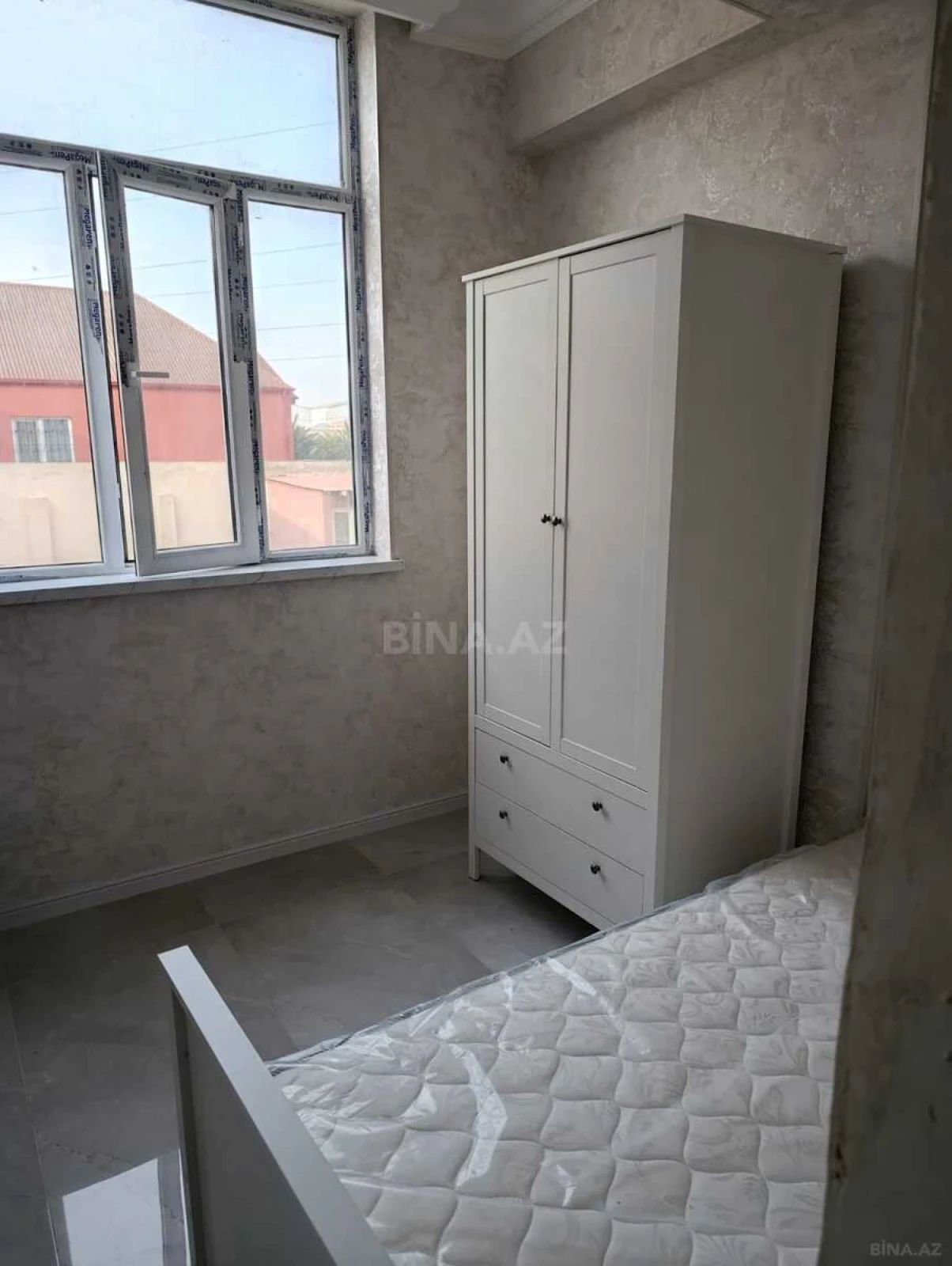 Satılır 3 otaqlı mənzil 45.6 m²