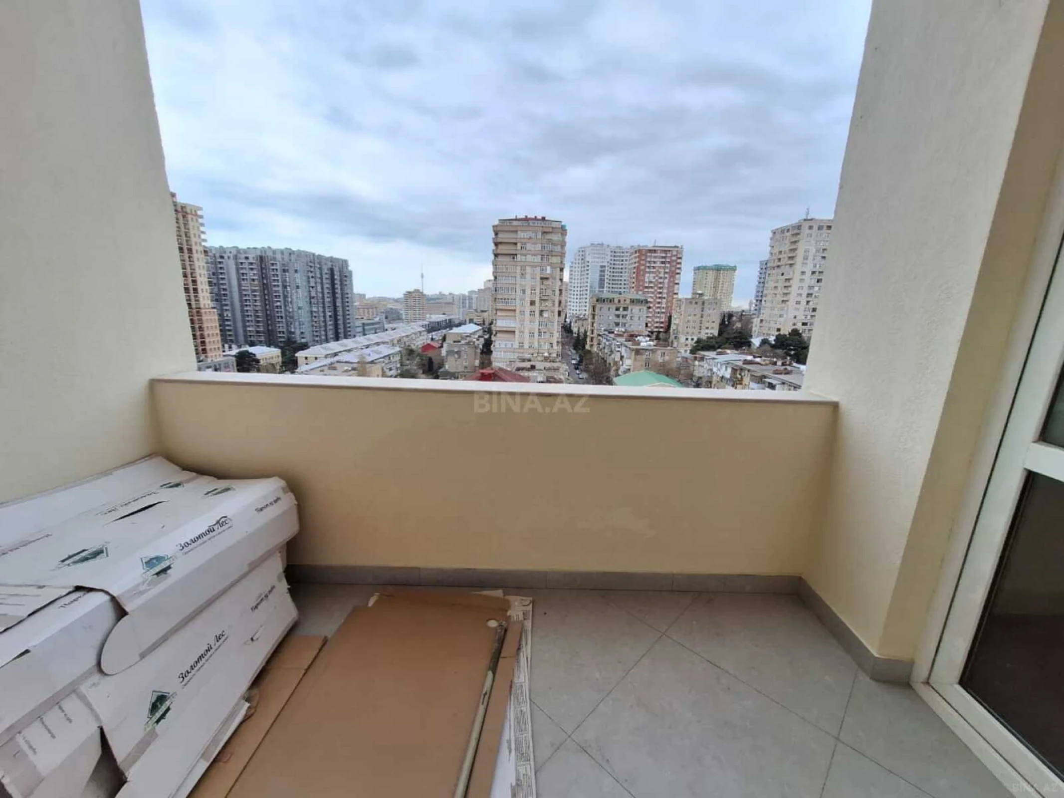 Satılır 3 otaqlı mənzil 120 m²