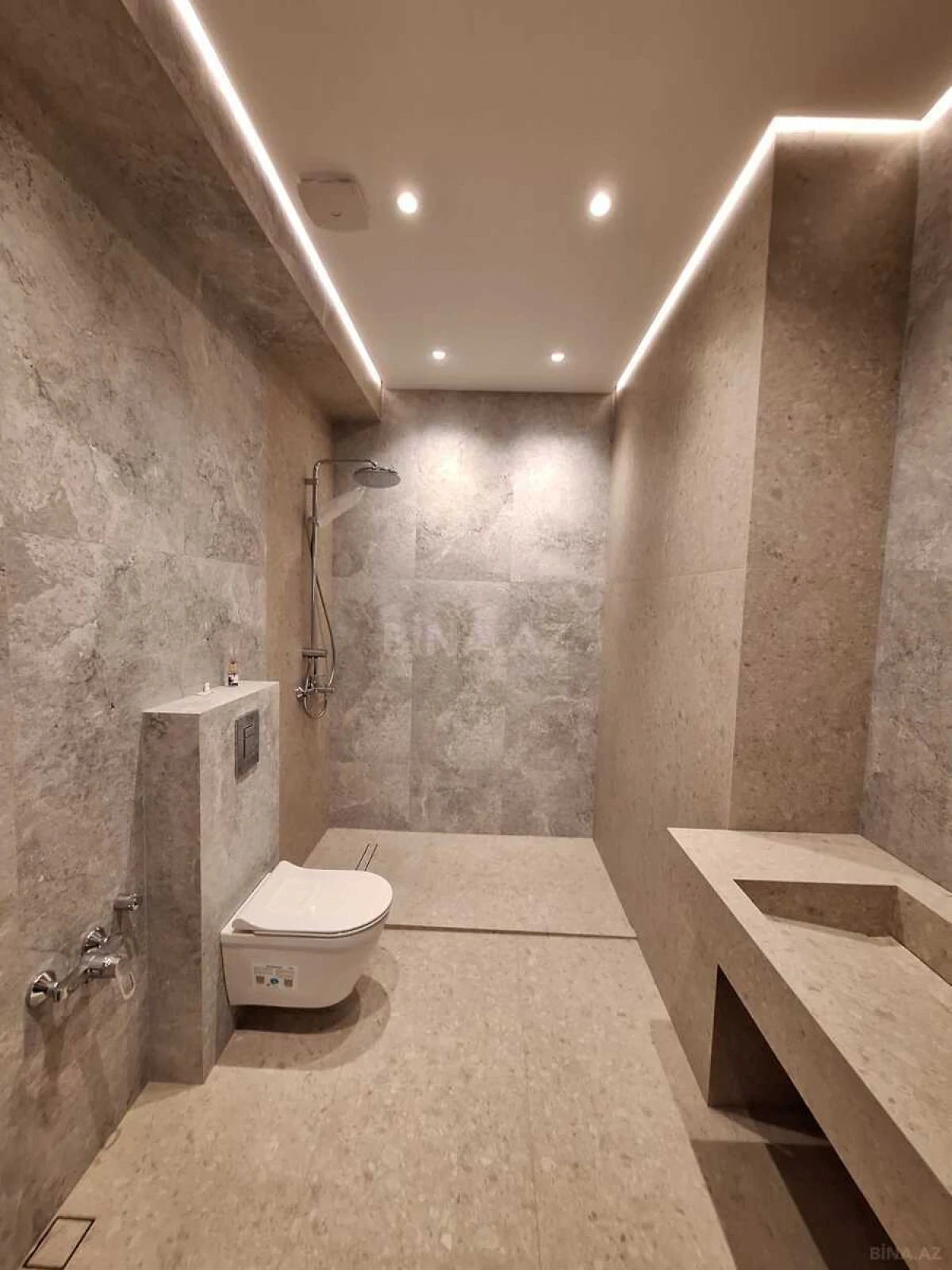 Satılır 3 otaqlı mənzil 120 m²