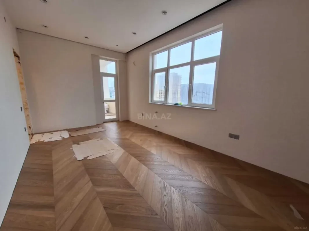 Satılır 3 otaqlı mənzil 120 m²