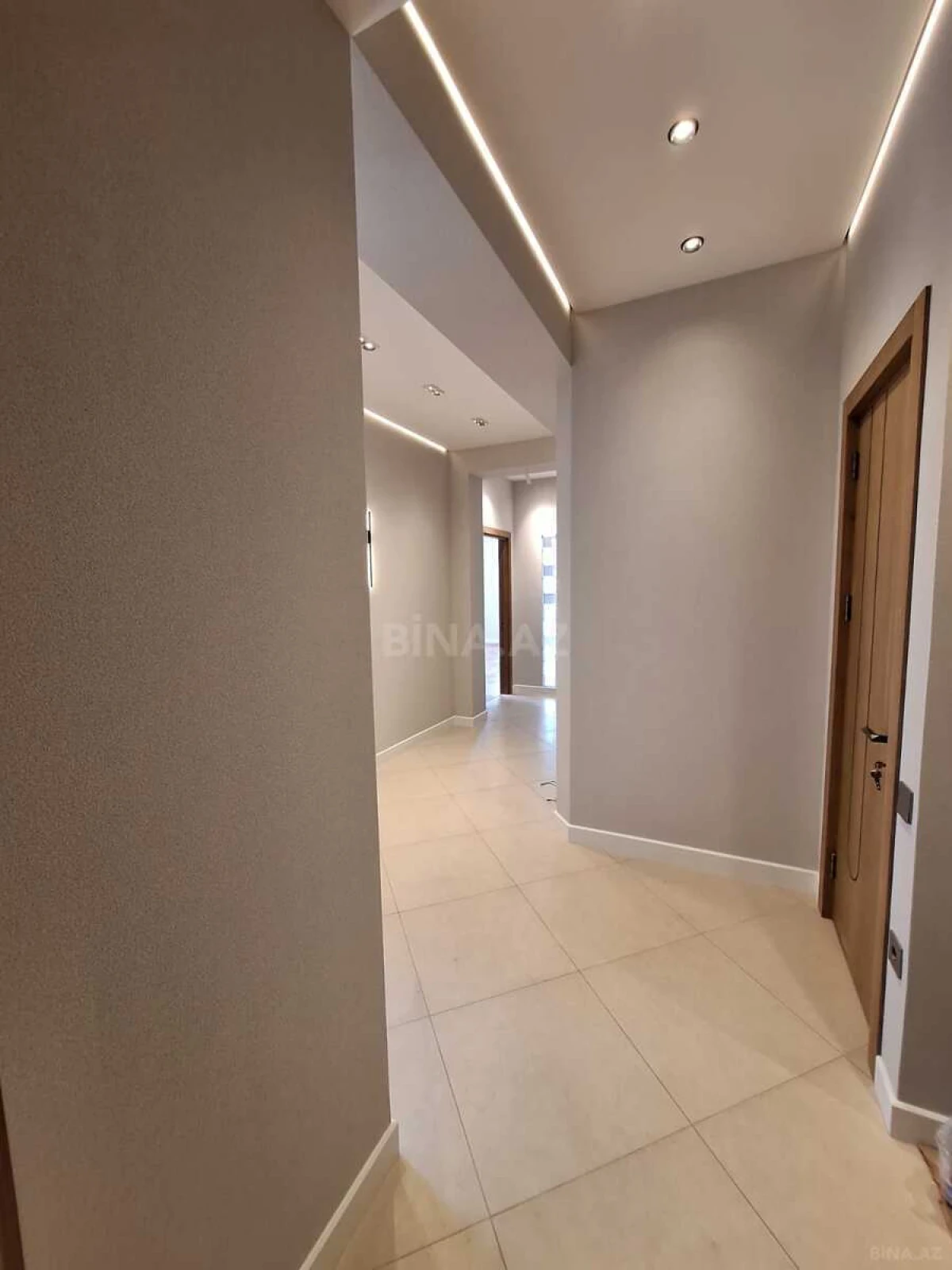 Satılır 3 otaqlı mənzil 120 m²