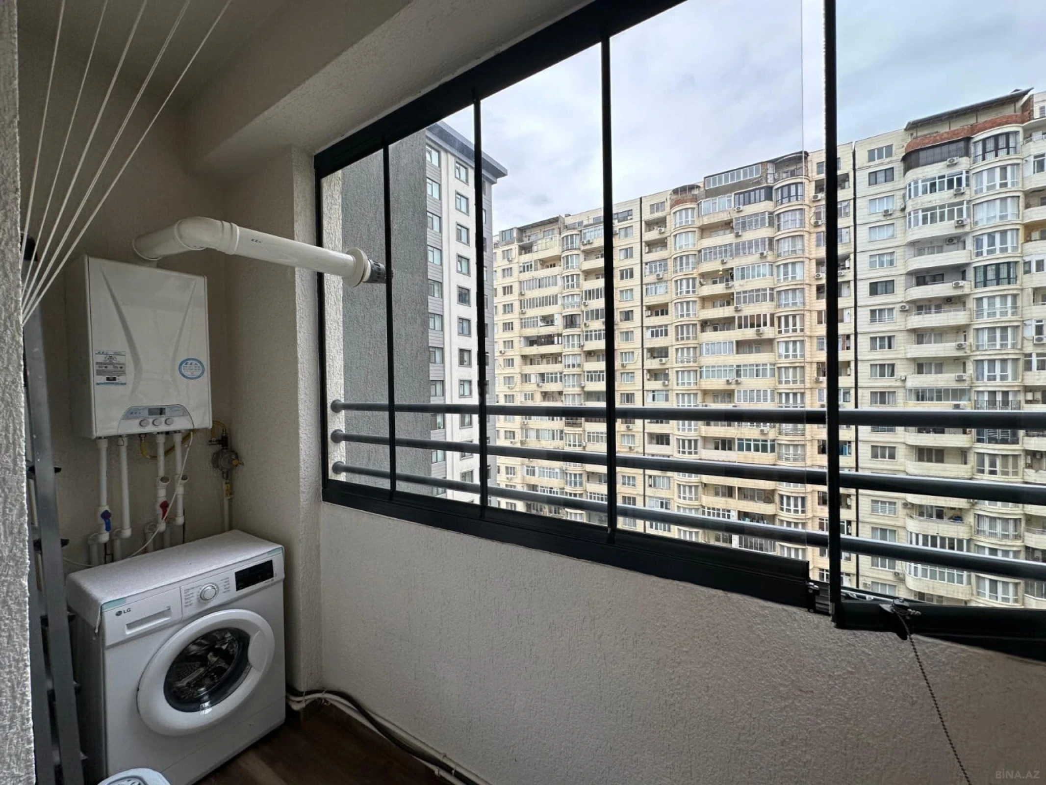 Satılır 2 otaqlı mənzil 70 m²