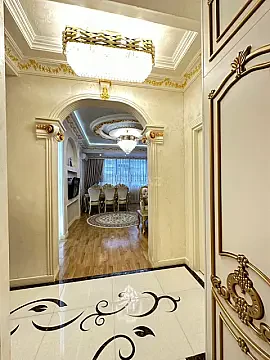 Satılır 2 otaqlı mənzil 70 m²