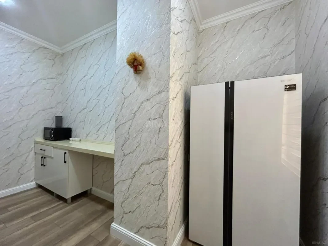 Kirayə verilir 2 otaqlı mənzil 90 m²