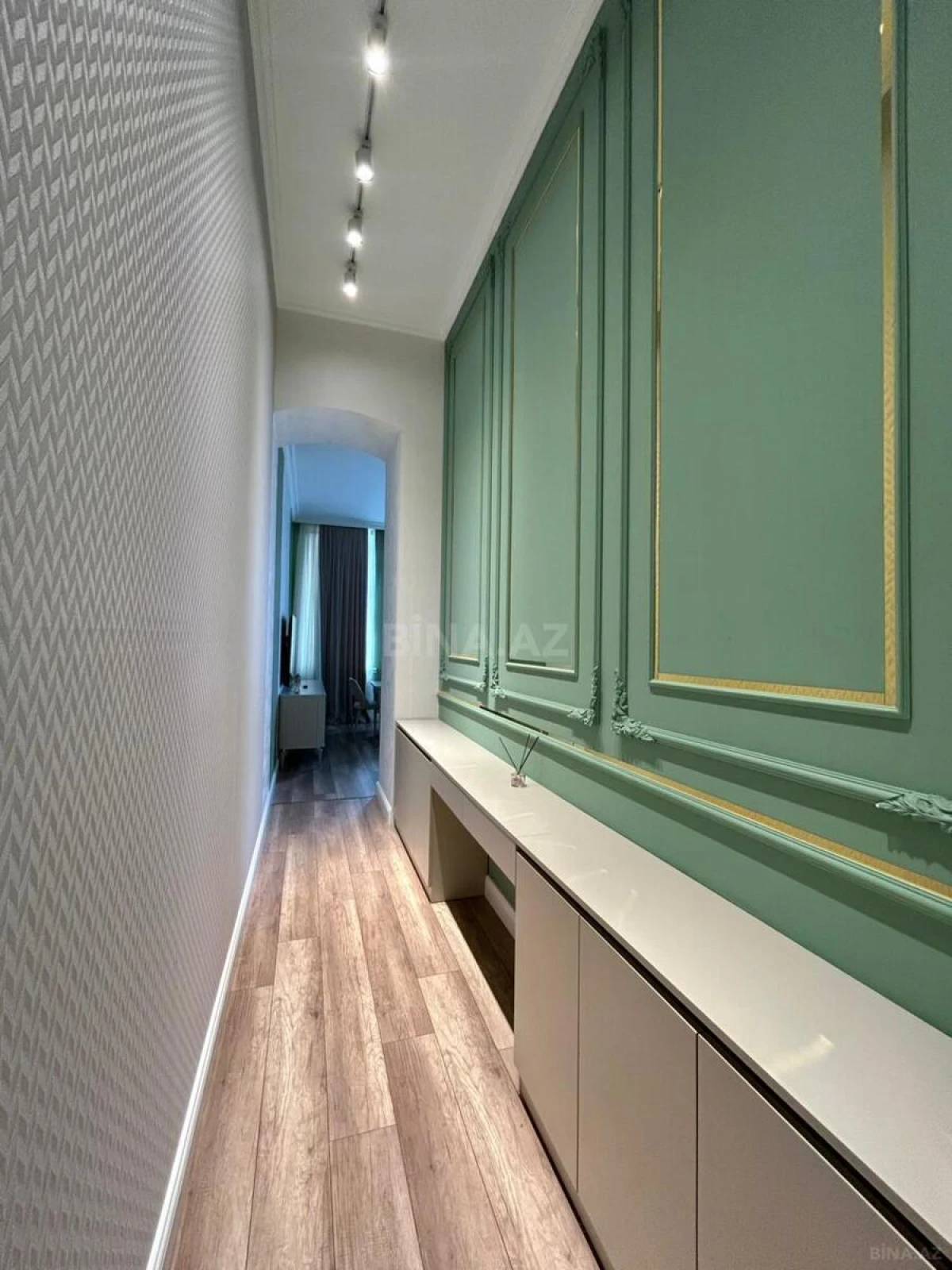 Kirayə verilir 2 otaqlı mənzil 90 m²