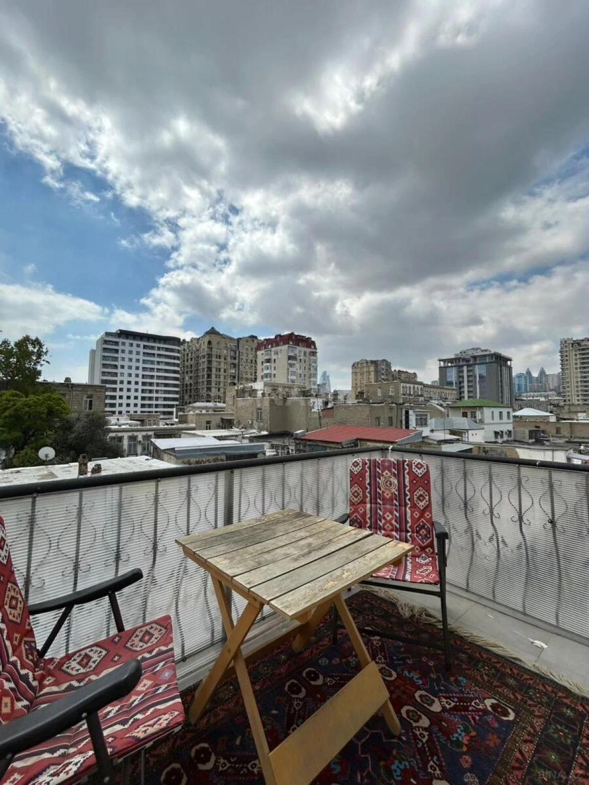 Kirayə verilir 2 otaqlı mənzil 90 m²