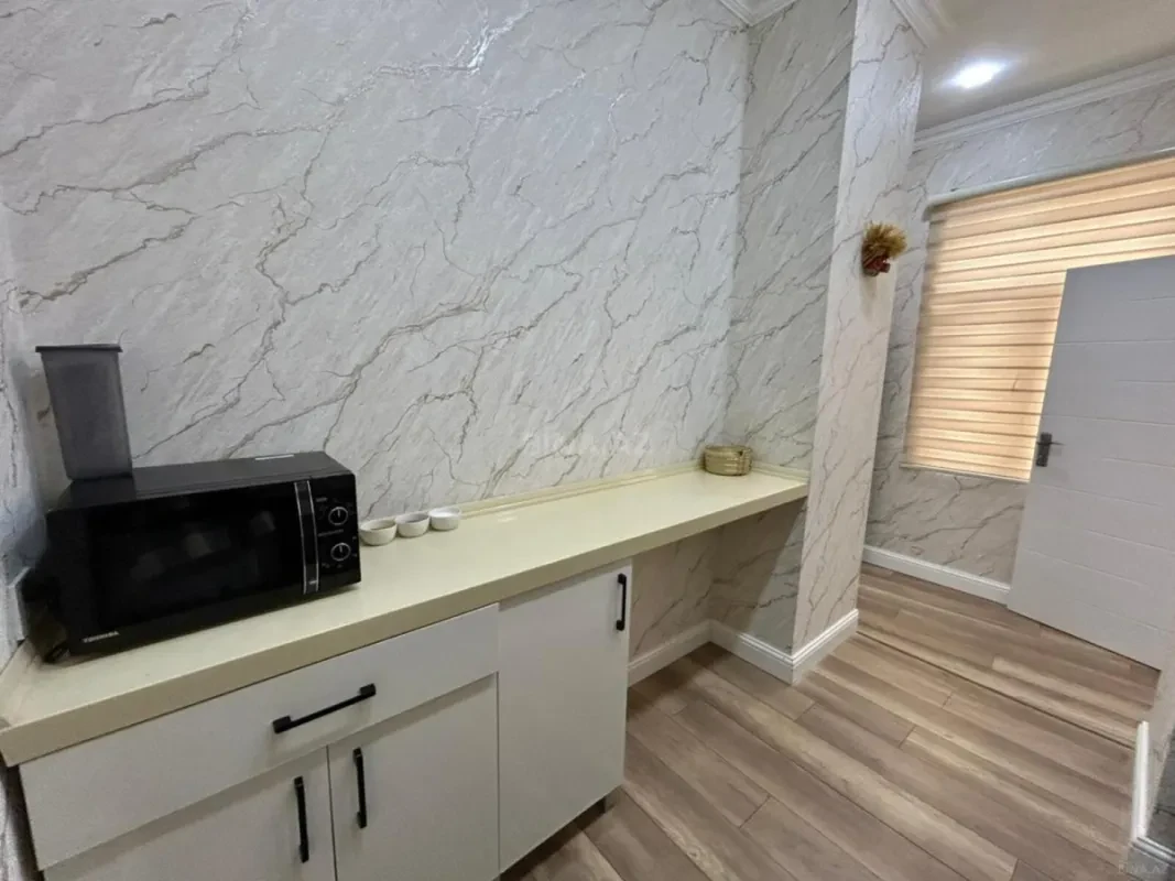Kirayə verilir 2 otaqlı mənzil 90 m²