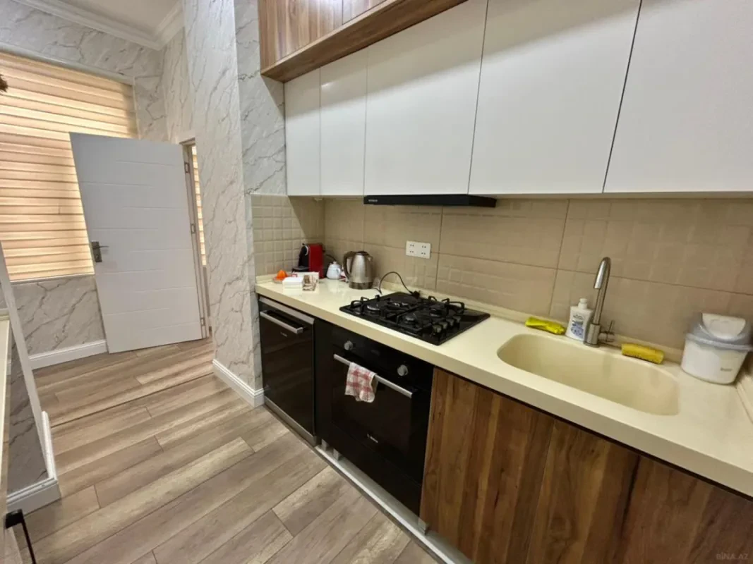 Kirayə verilir 2 otaqlı mənzil 90 m²