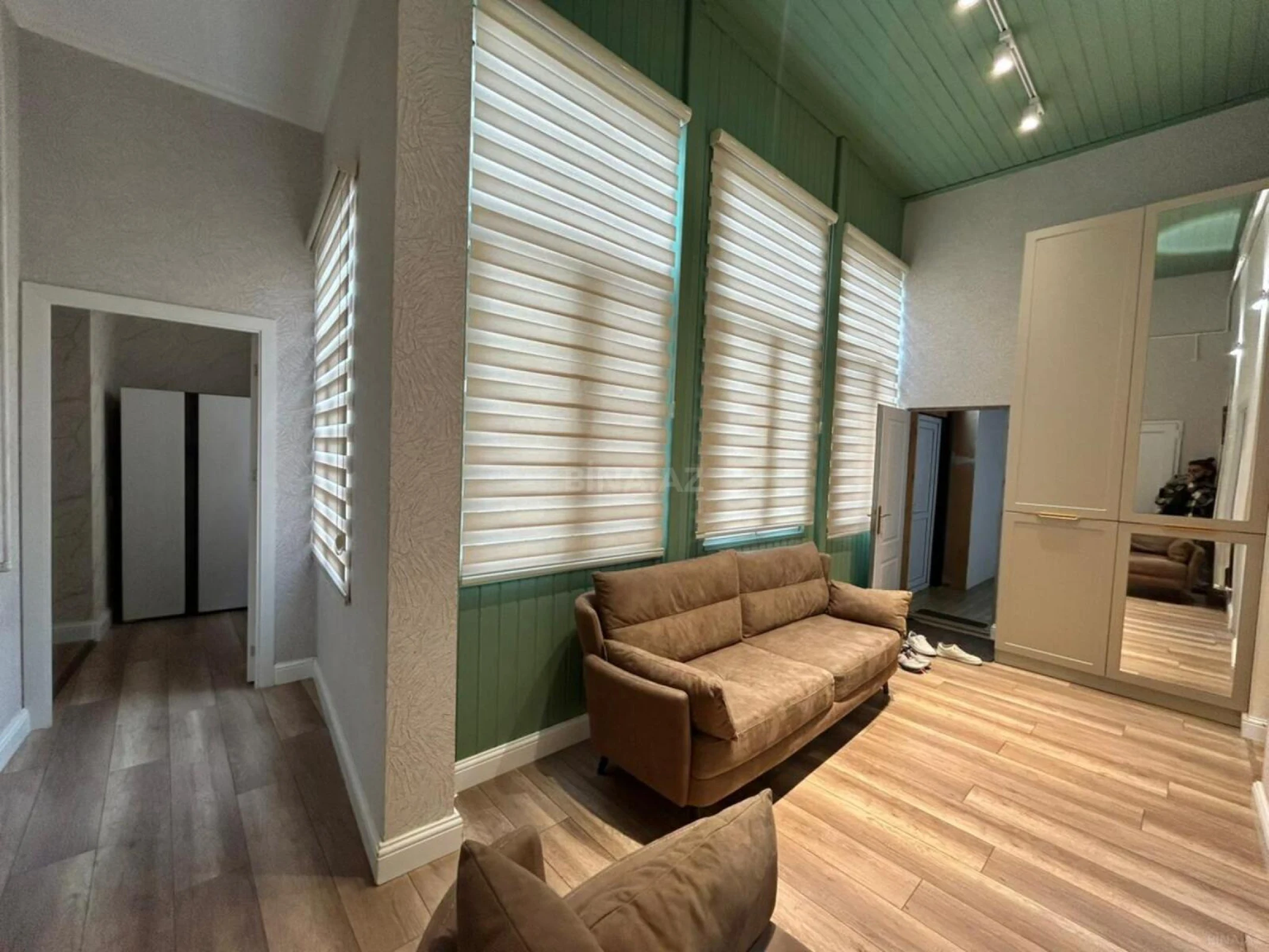 Kirayə verilir 2 otaqlı mənzil 90 m²