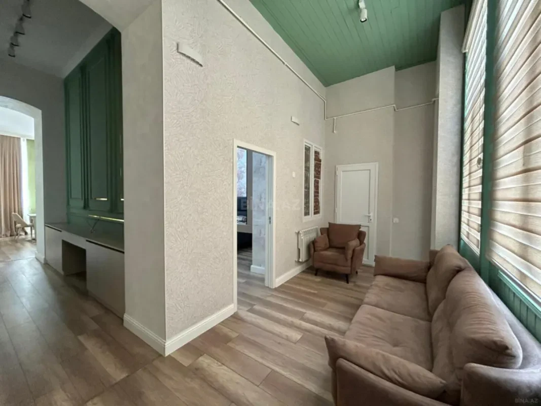 Kirayə verilir 2 otaqlı mənzil 90 m²