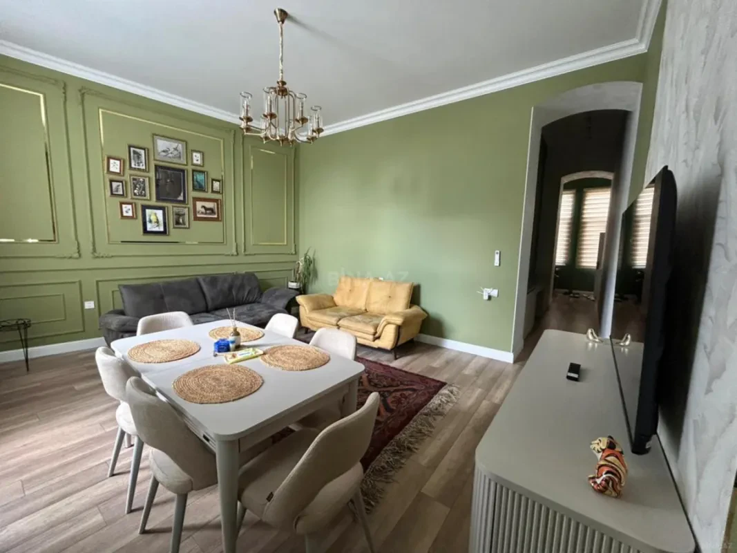 Kirayə verilir 2 otaqlı mənzil 90 m²