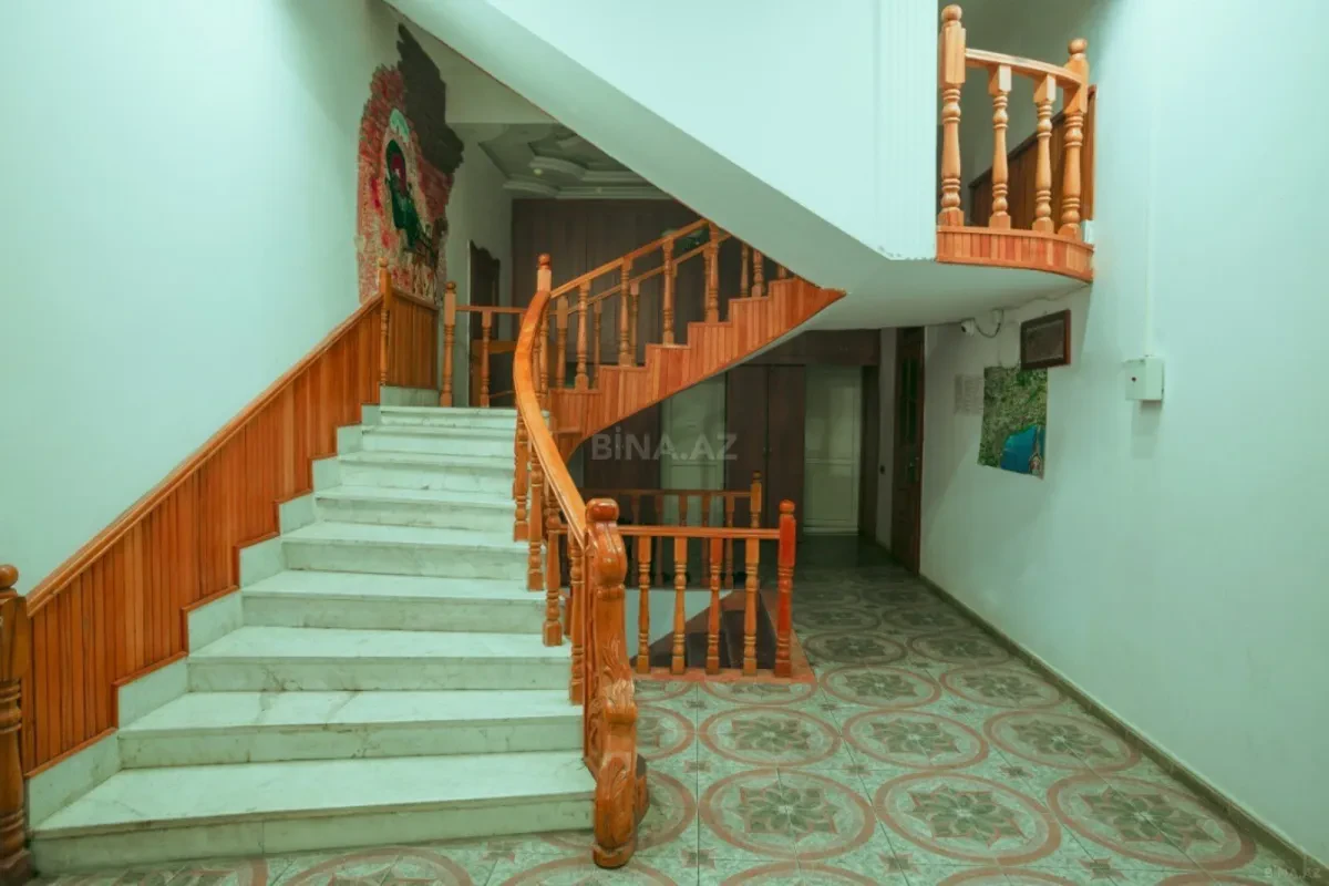 Satılır obyekt 600 m²