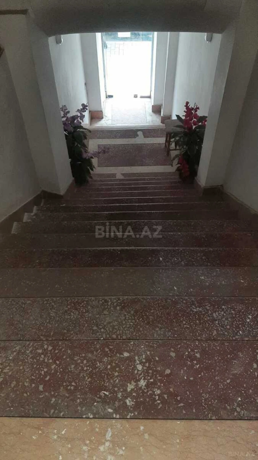 Satılır obyekt 600 m²