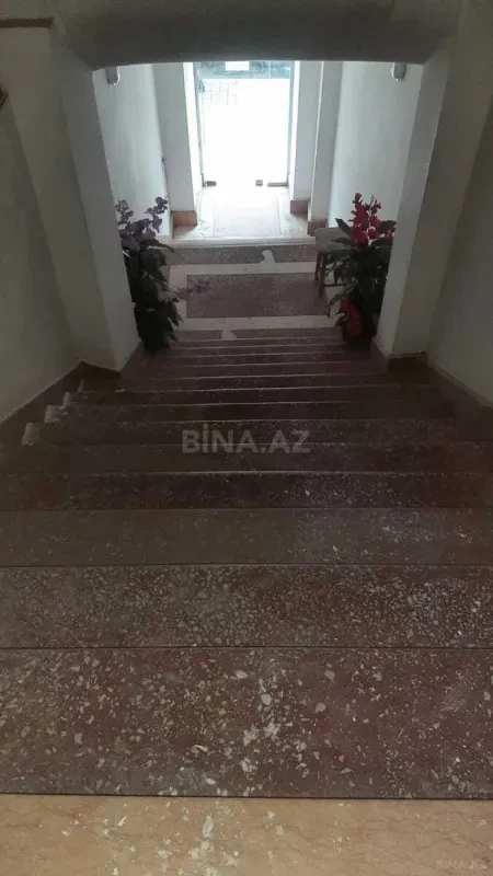 Satılır obyekt 600 m²