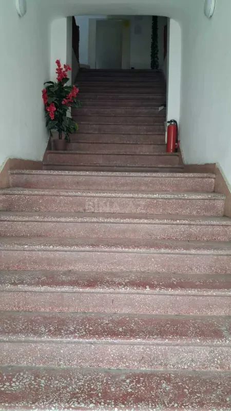 Satılır obyekt 600 m²
