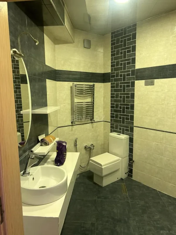 Satılır 4 otaqlı mənzil 197 m²