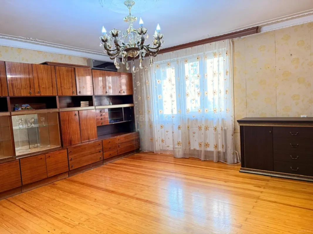 Kirayə verilir 3 otaqlı mənzil 120 m²