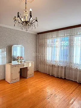 Kirayə verilir 3 otaqlı mənzil 120 m²