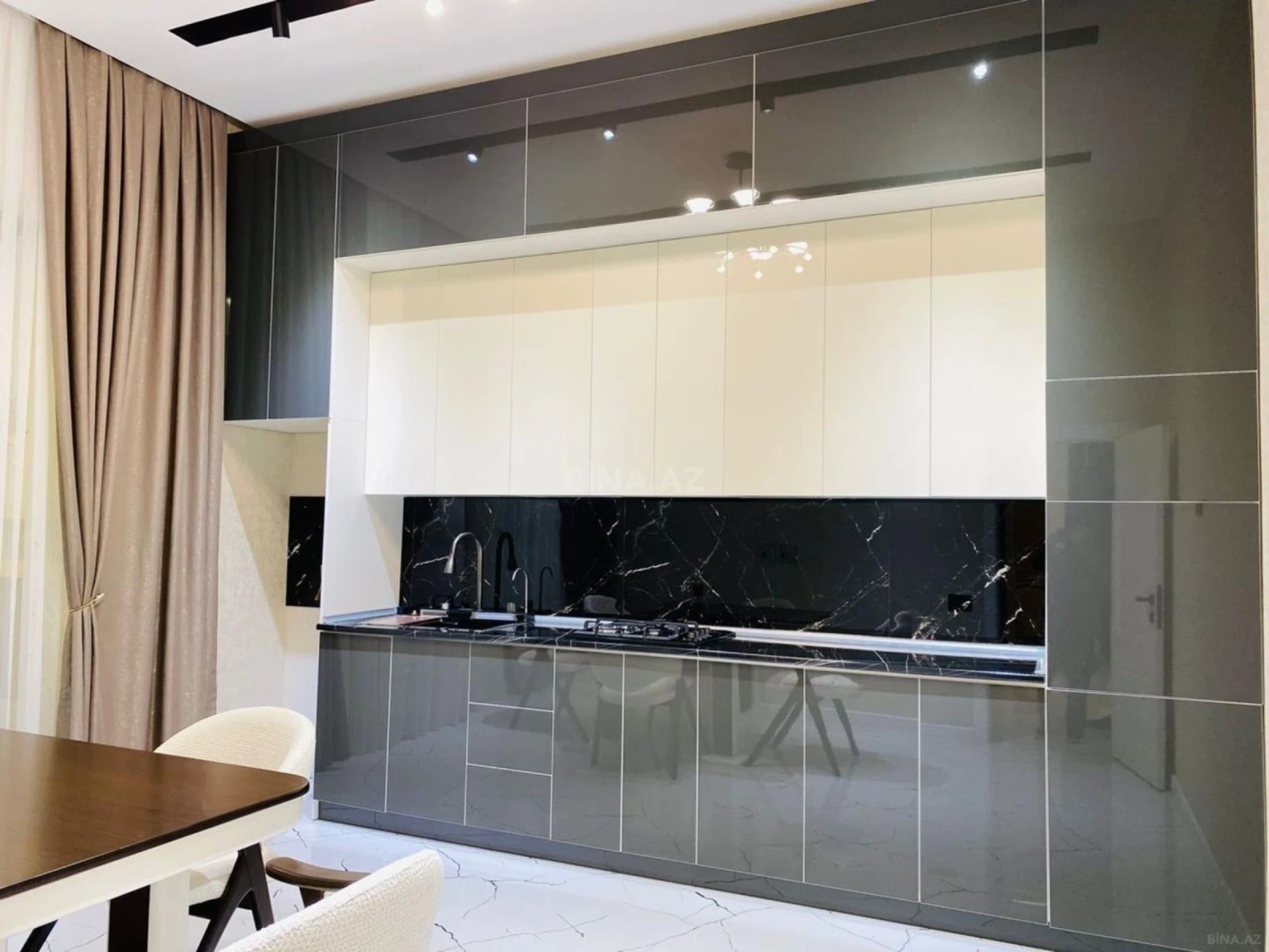 Satılır 4 otaqlı həyət evi 180 m²