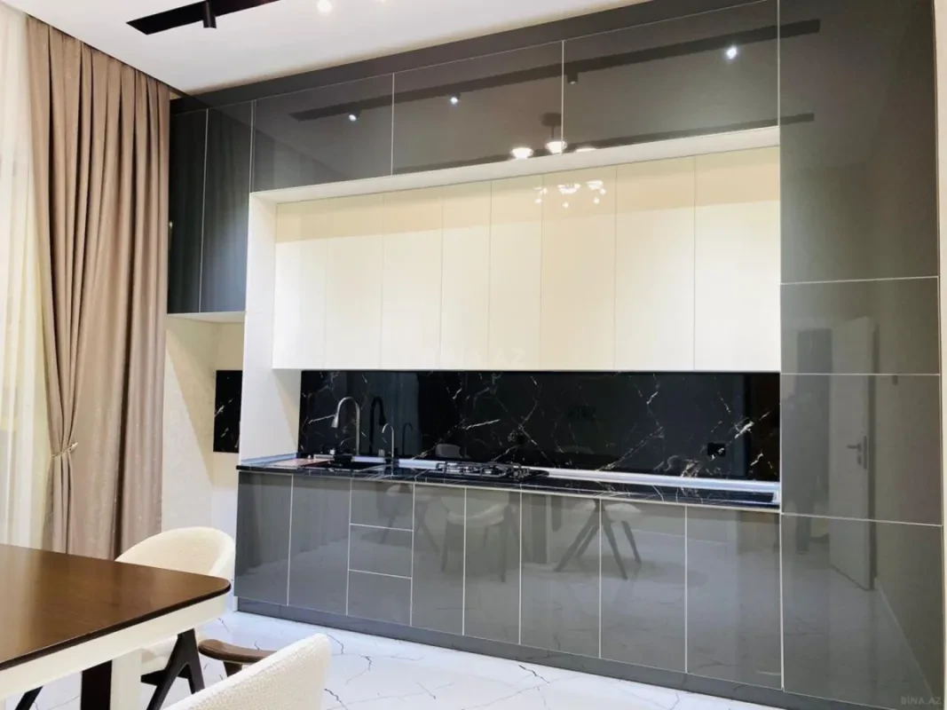 Satılır 4 otaqlı həyət evi 180 m²