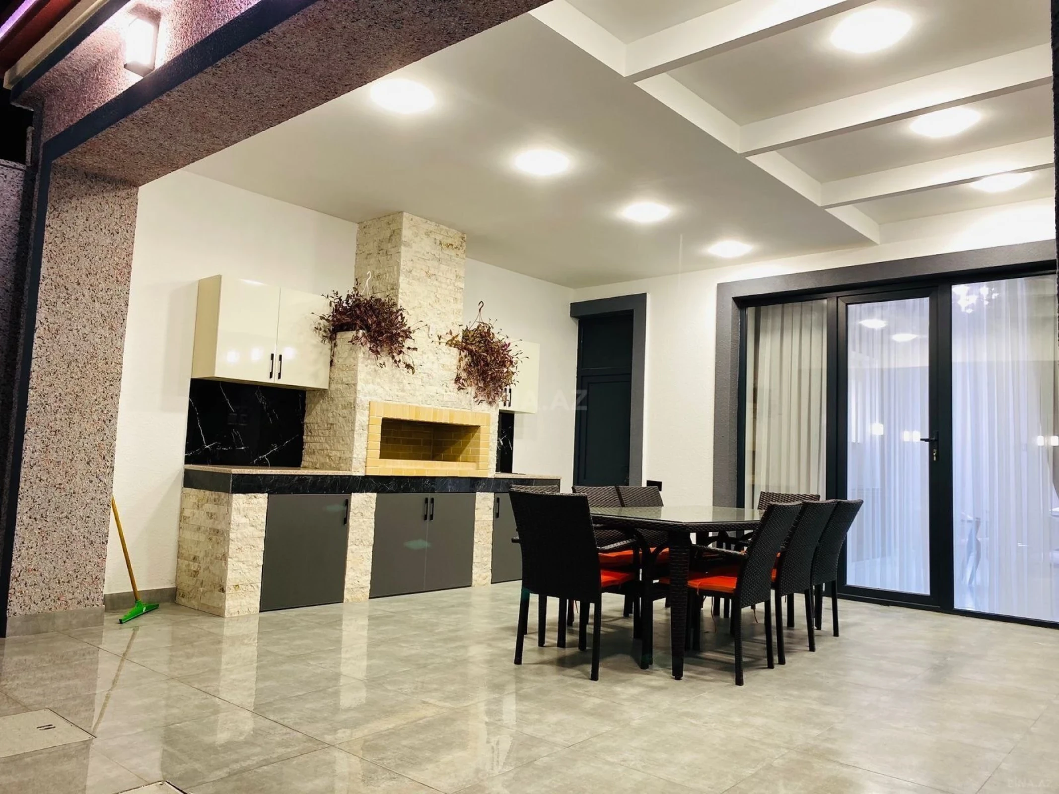 Satılır 4 otaqlı həyət evi 180 m²