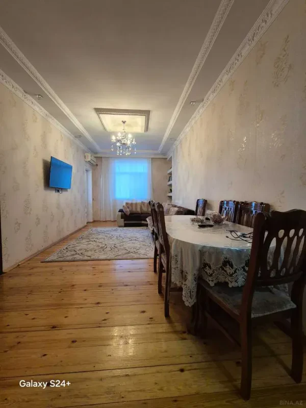 Satılır 2 otaqlı mənzil 72 m²