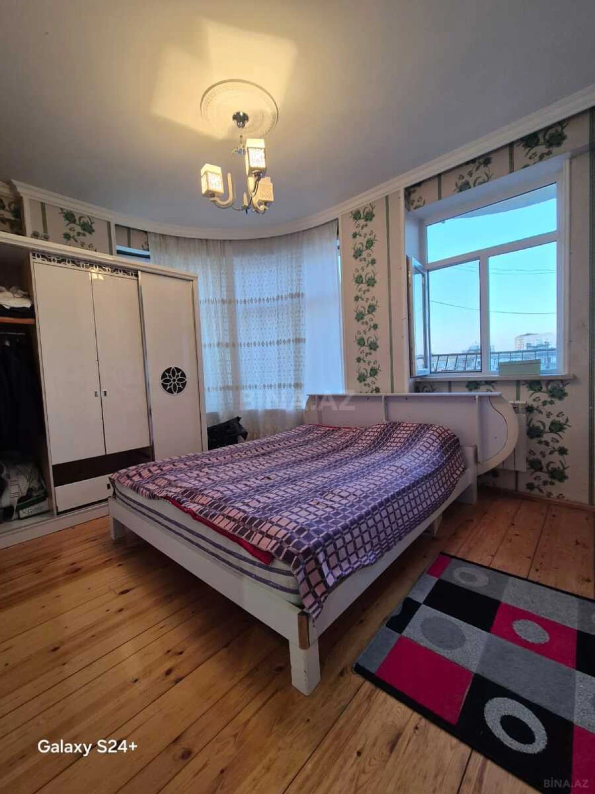 Satılır 2 otaqlı mənzil 72 m²