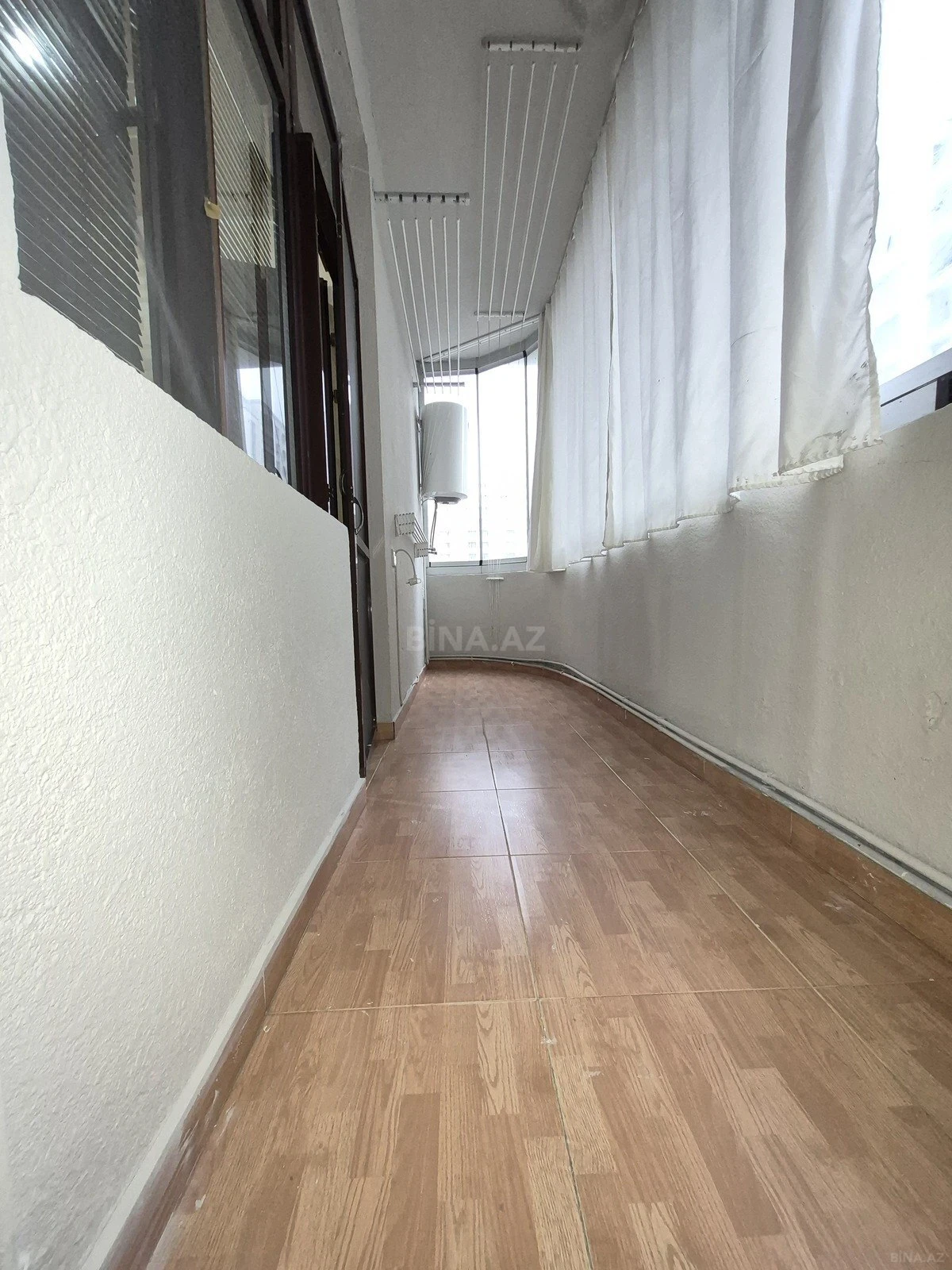 Satılır 3 otaqlı mənzil 165 m²