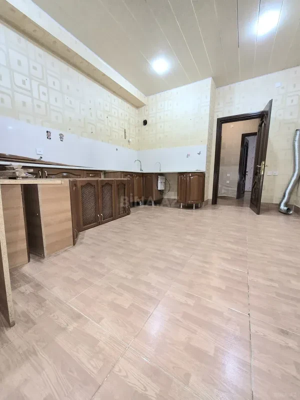 Satılır 3 otaqlı mənzil 165 m²