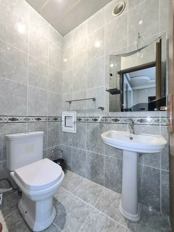 Satılır 3 otaqlı mənzil 165 m²