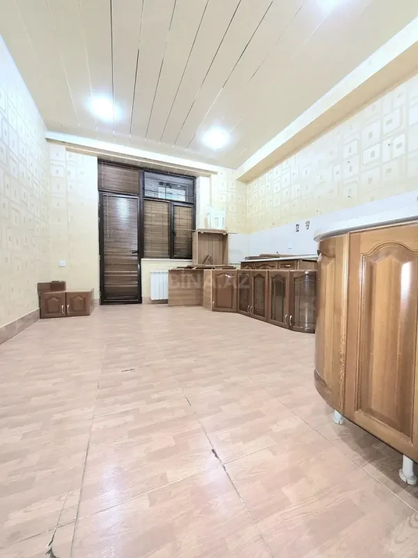 Satılır 3 otaqlı mənzil 165 m²