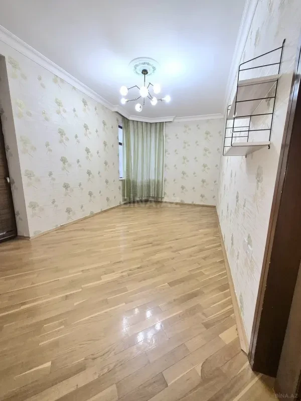 Satılır 3 otaqlı mənzil 165 m²