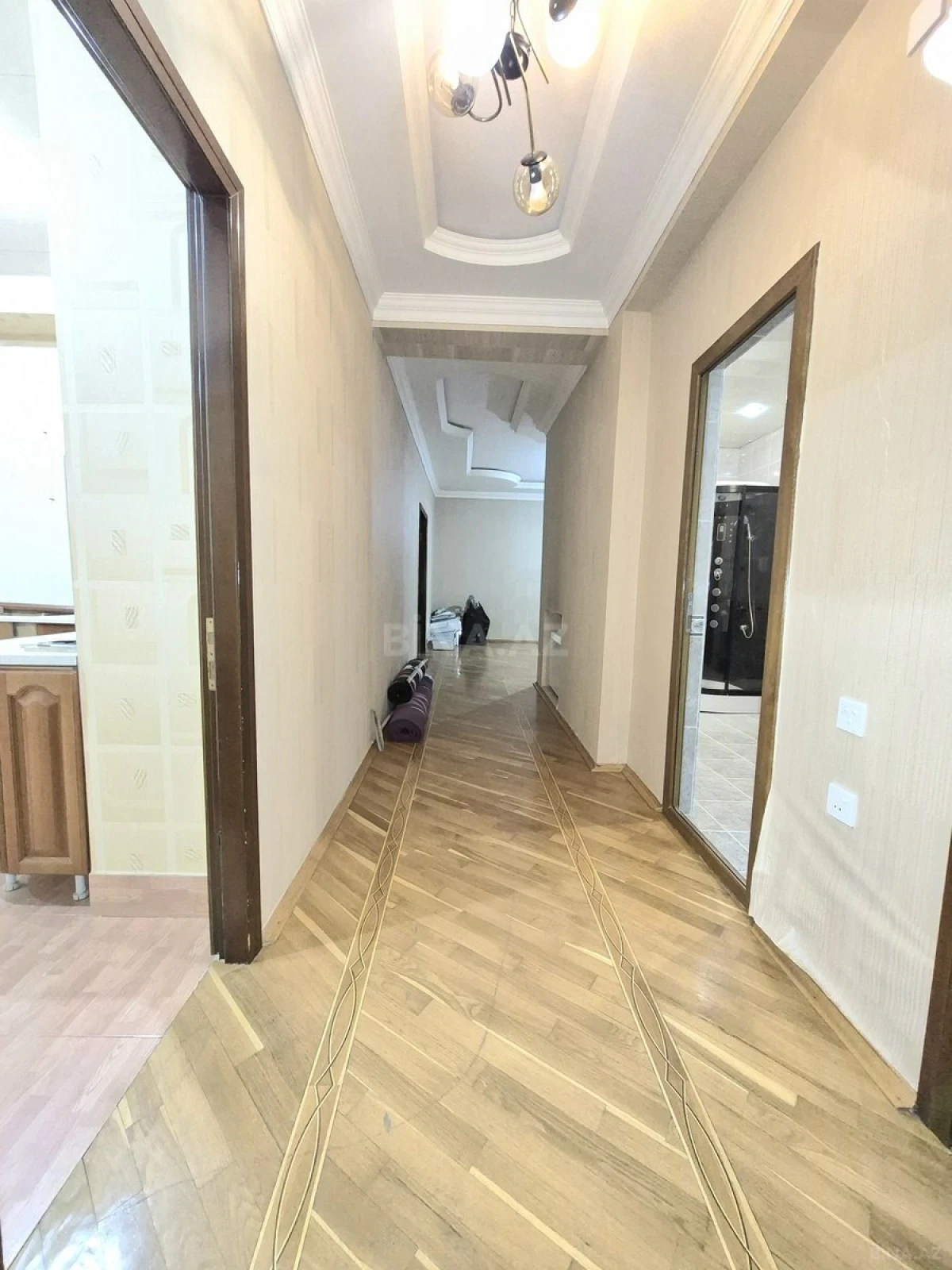 Satılır 3 otaqlı mənzil 165 m²