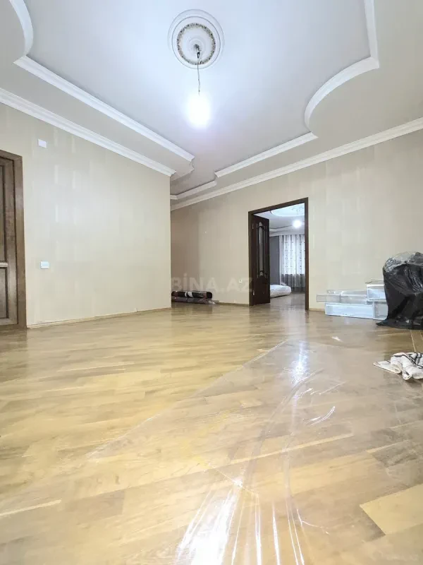 Satılır 3 otaqlı mənzil 165 m²