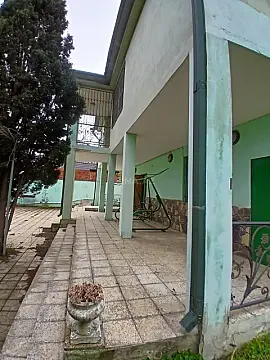Satılır 8 otaqlı həyət evi 250 m²
