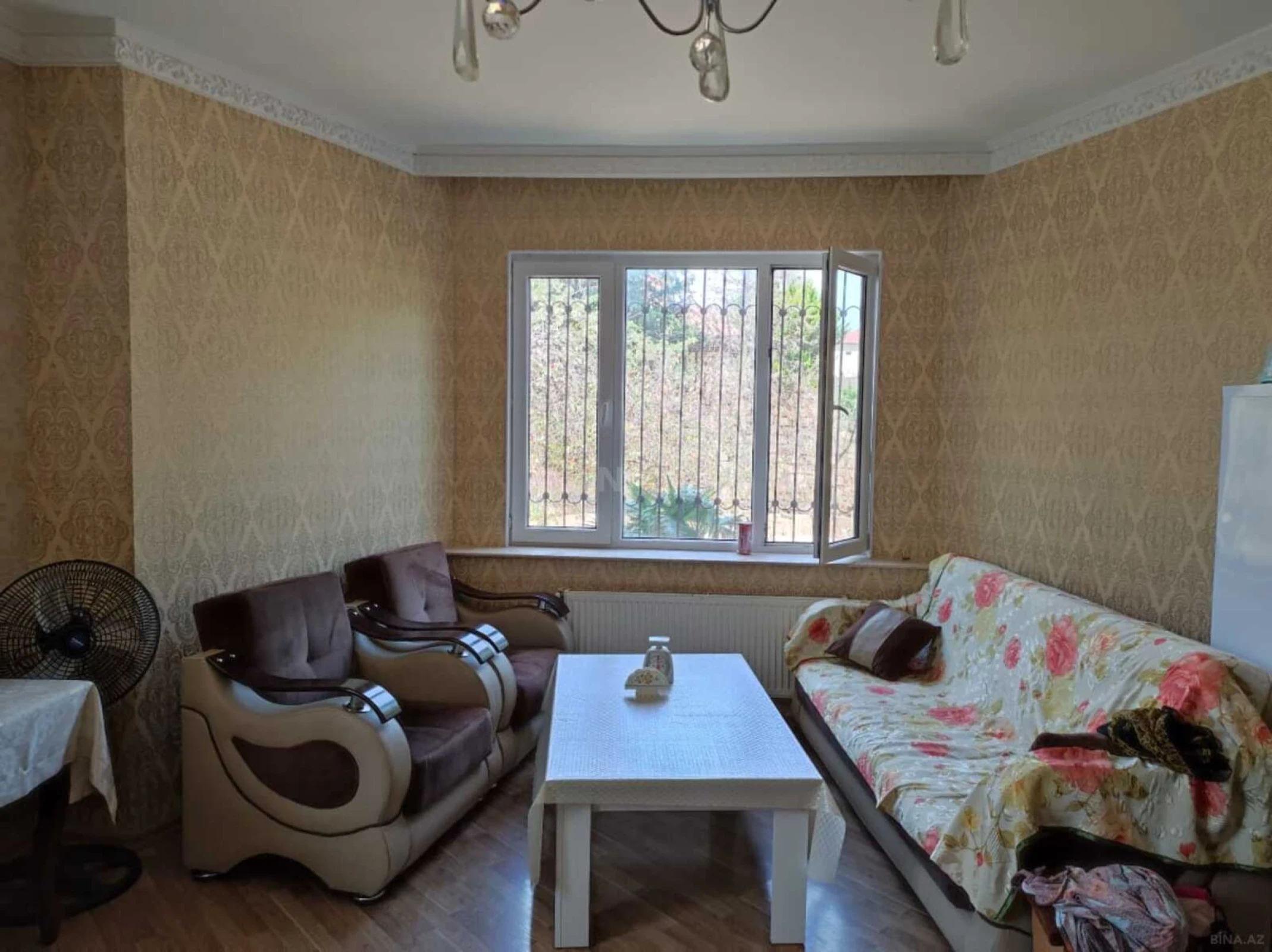 Satılır 8 otaqlı həyət evi 250 m²