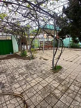 Satılır 8 otaqlı həyət evi 250 m²