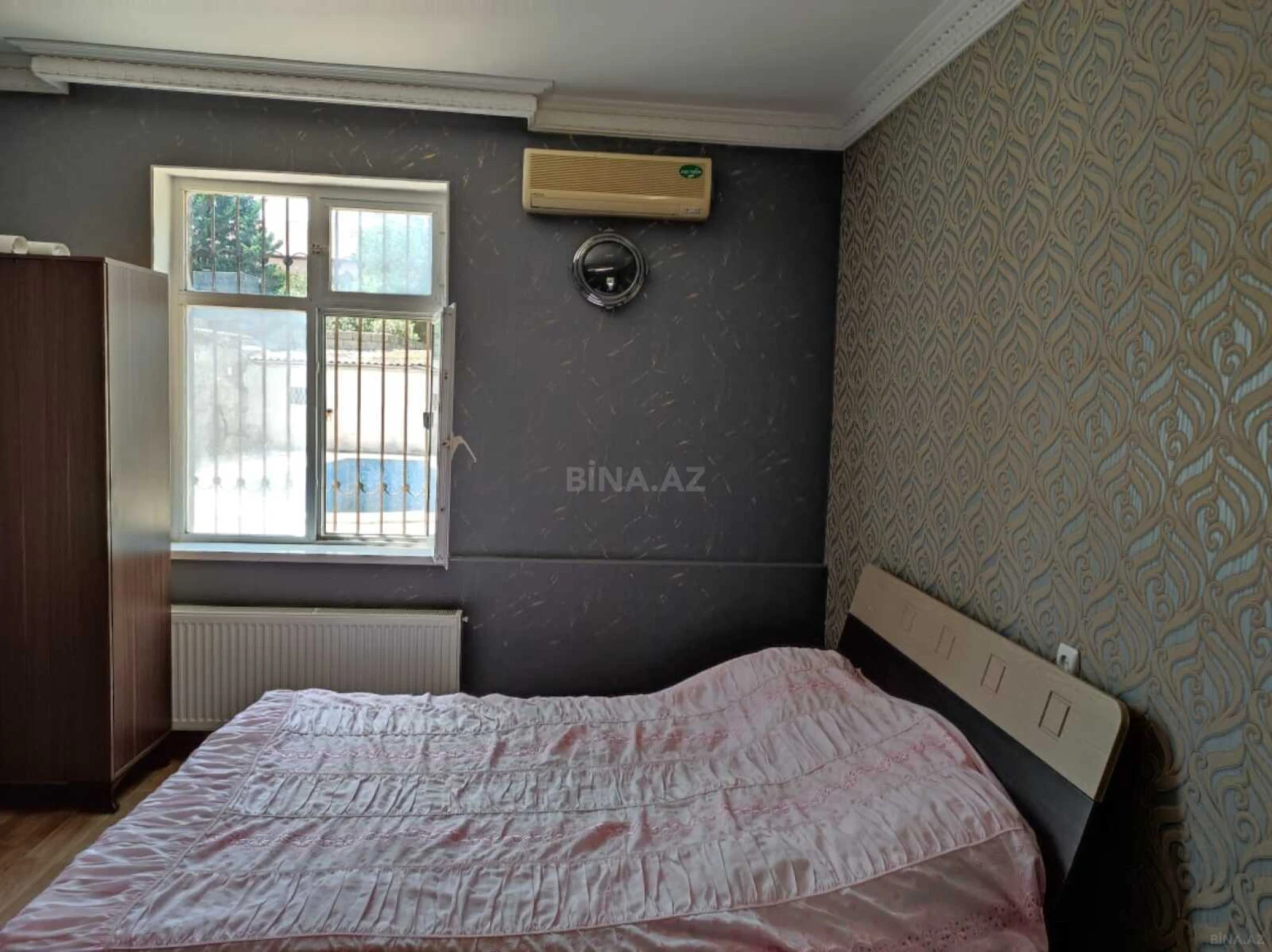 Satılır 8 otaqlı həyət evi 250 m²