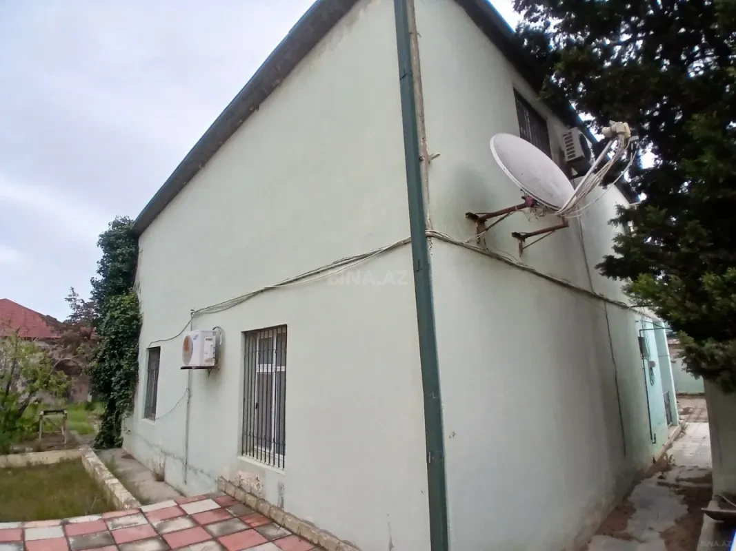 Satılır 8 otaqlı həyət evi 250 m²
