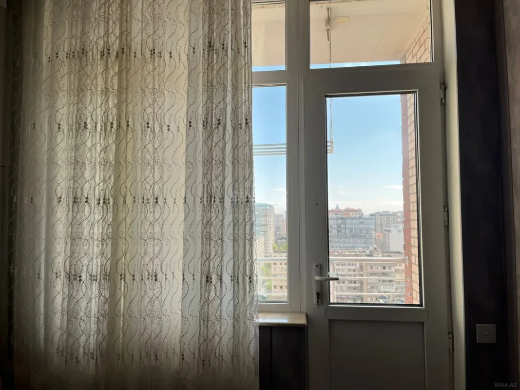Satılır 3 otaqlı mənzil 105 m²
