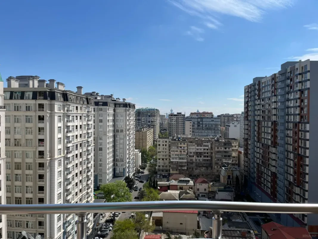 Satılır 3 otaqlı mənzil 105 m²
