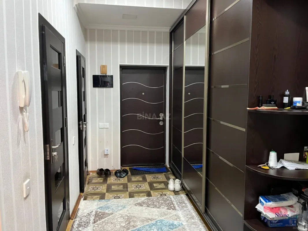 Satılır 3 otaqlı mənzil 105 m²