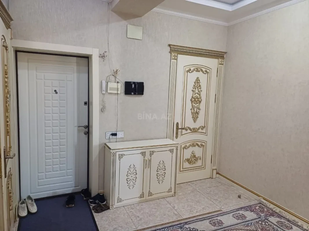 Satılır 3 otaqlı mənzil 102.7 m²