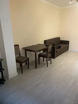 Kirayə verilir 2 otaqlı mənzil 40 m²