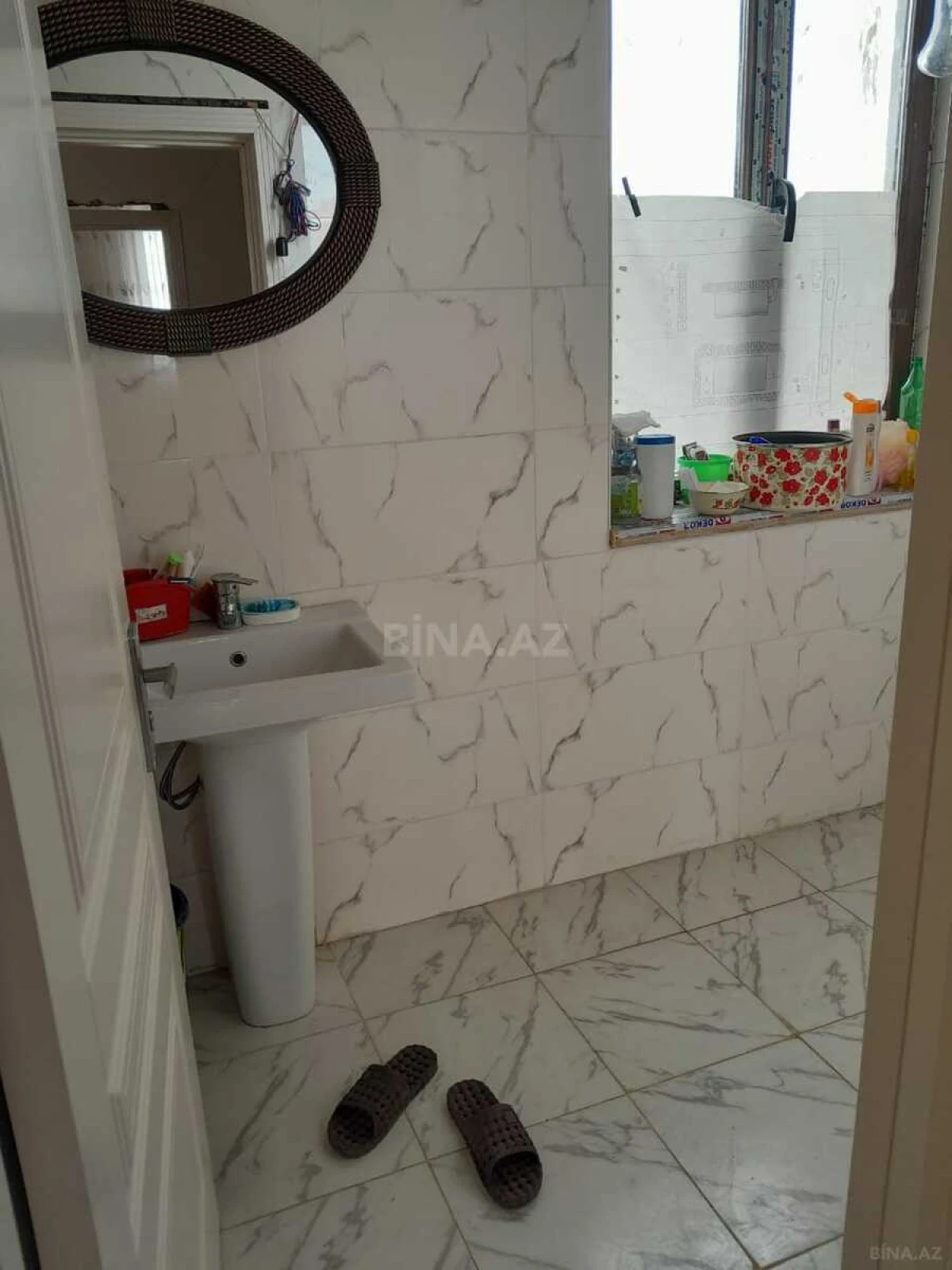 Satılır 9 otaqlı həyət evi 300 m²