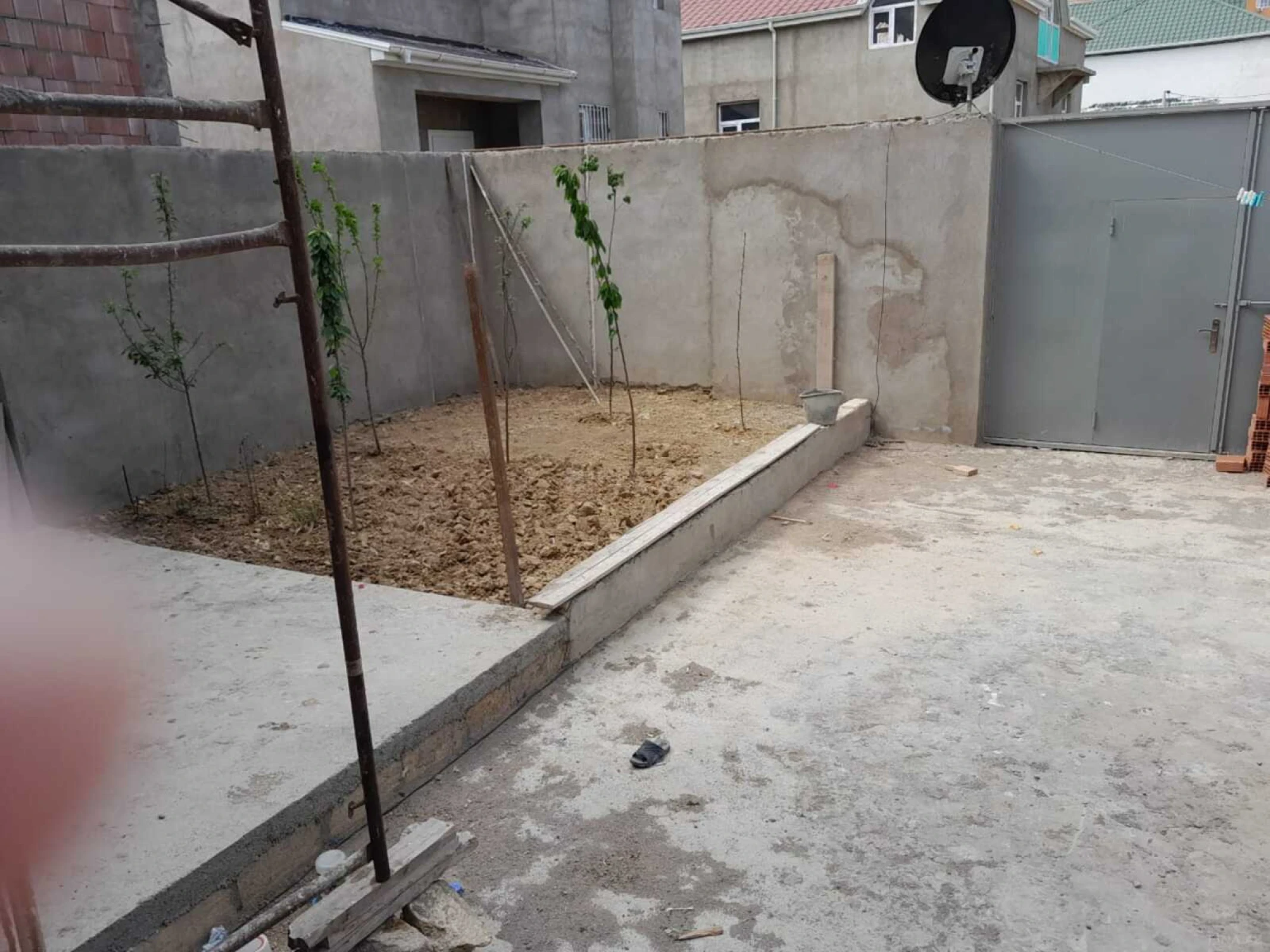 Satılır 9 otaqlı həyət evi 300 m²