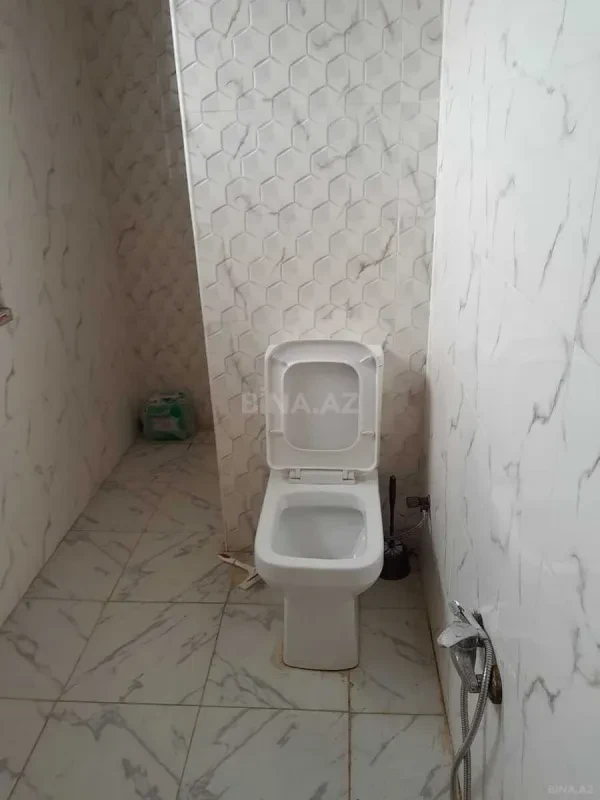 Satılır 9 otaqlı həyət evi 300 m²